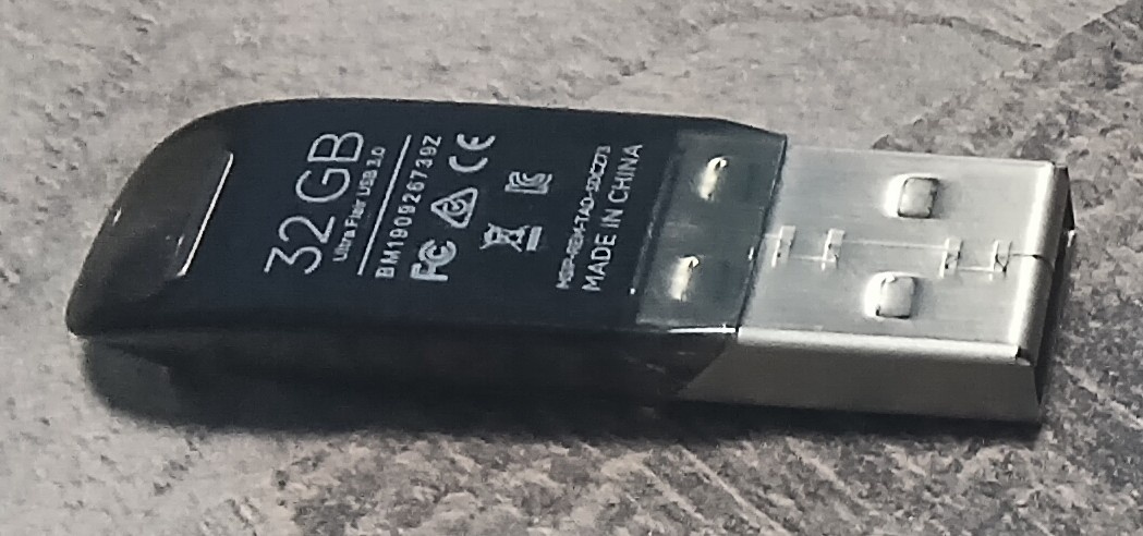 SanDisk Ultra Flair 32GB černá (flash disk) - 3