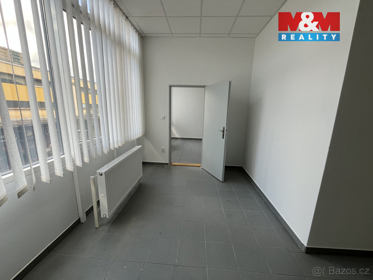 Pronájem kancelářského prostoru,61m², Třinec, ul.nám.Svobody - 3