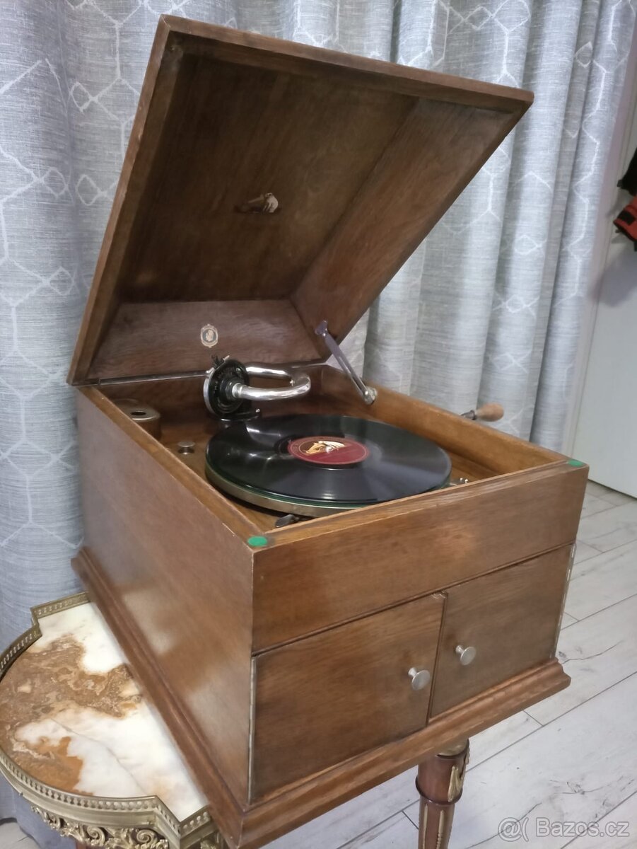 Salónní gramofon His Masters Voice - 3