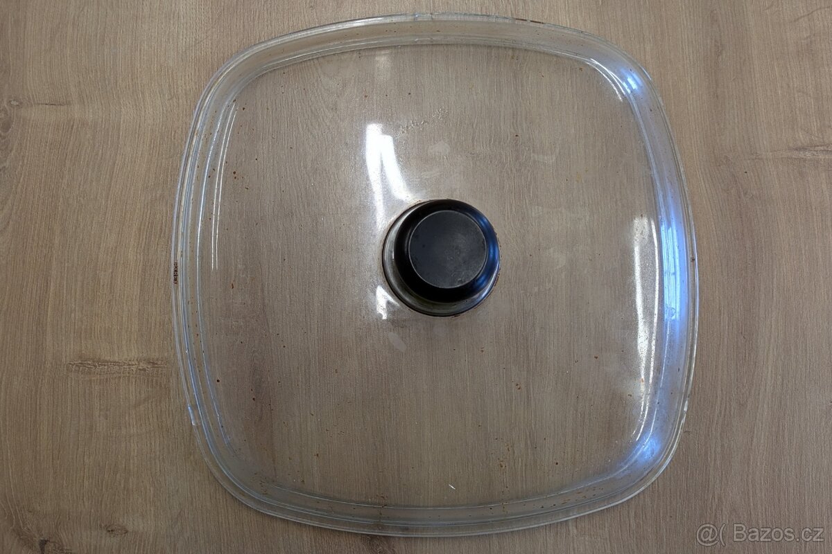 Prodám poklici smaltovanou 38cm a skleněnou čtverec 27,5cm - 3