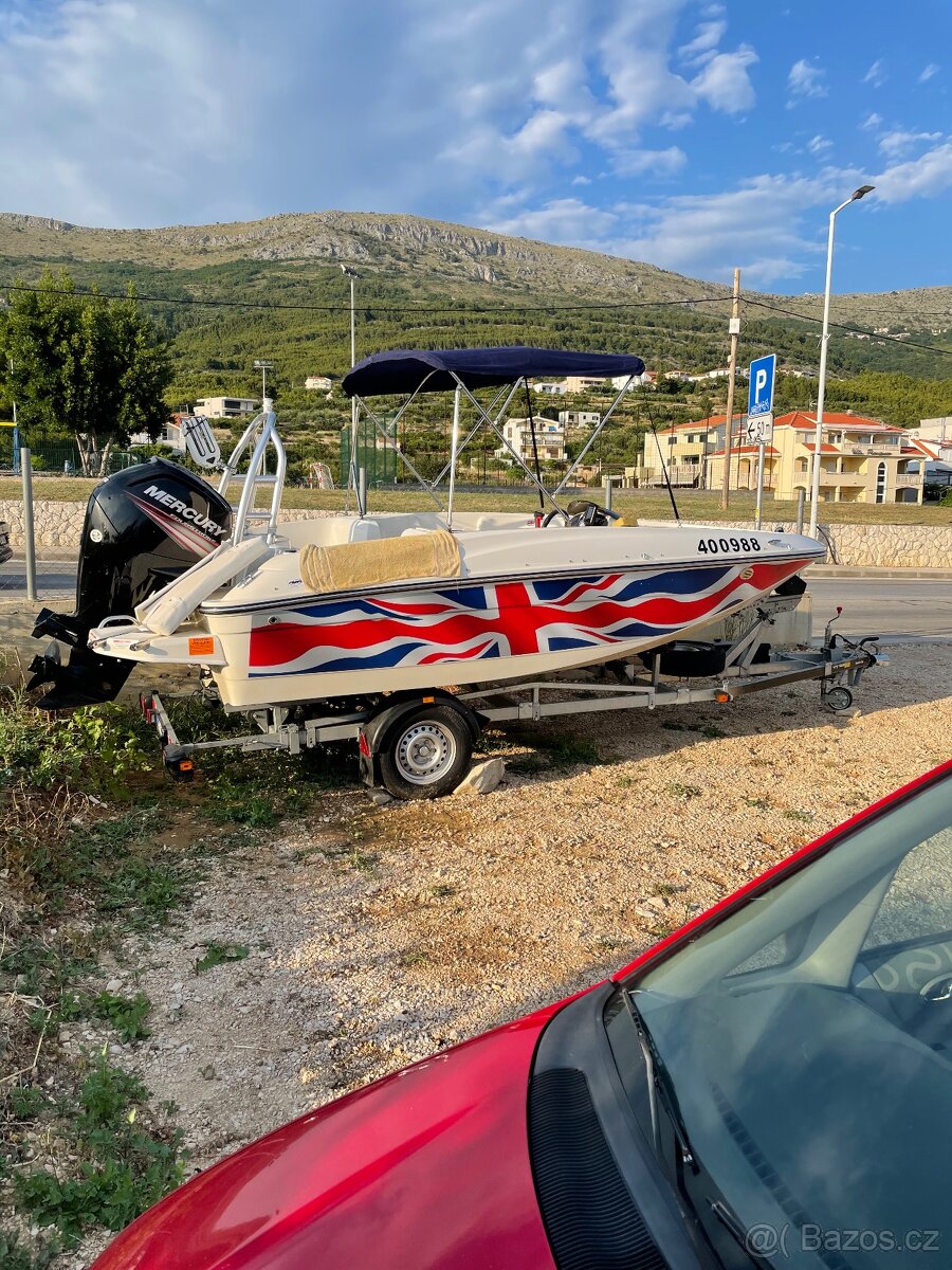 Motorový člun loď - 3