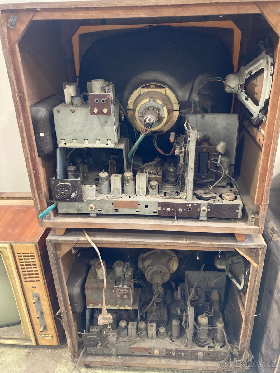 2x Televizor TESLA Carmen - 3