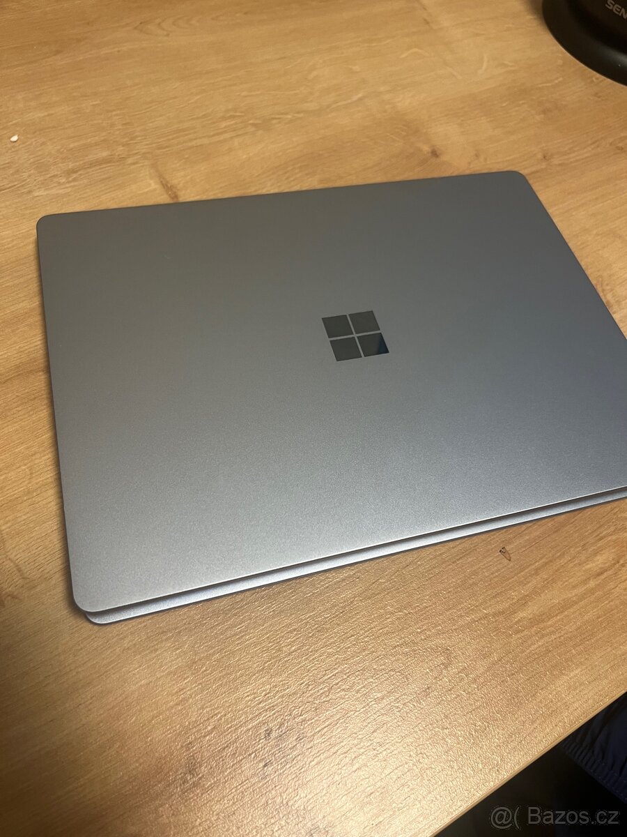 Microsoft Surface Laptop Go Touch Screen - 3