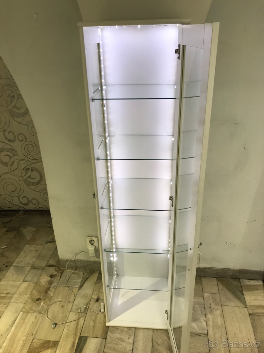 Prosklená vitrína - 3