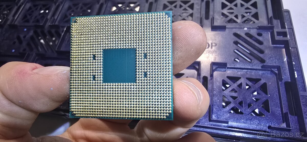 Ryzen 3600x funkční netaktovaný - 3