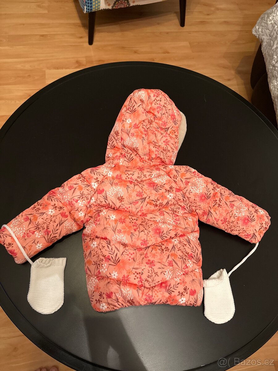 dětská bunda zimní vel. 6-9měsíců, rukavice - 3
