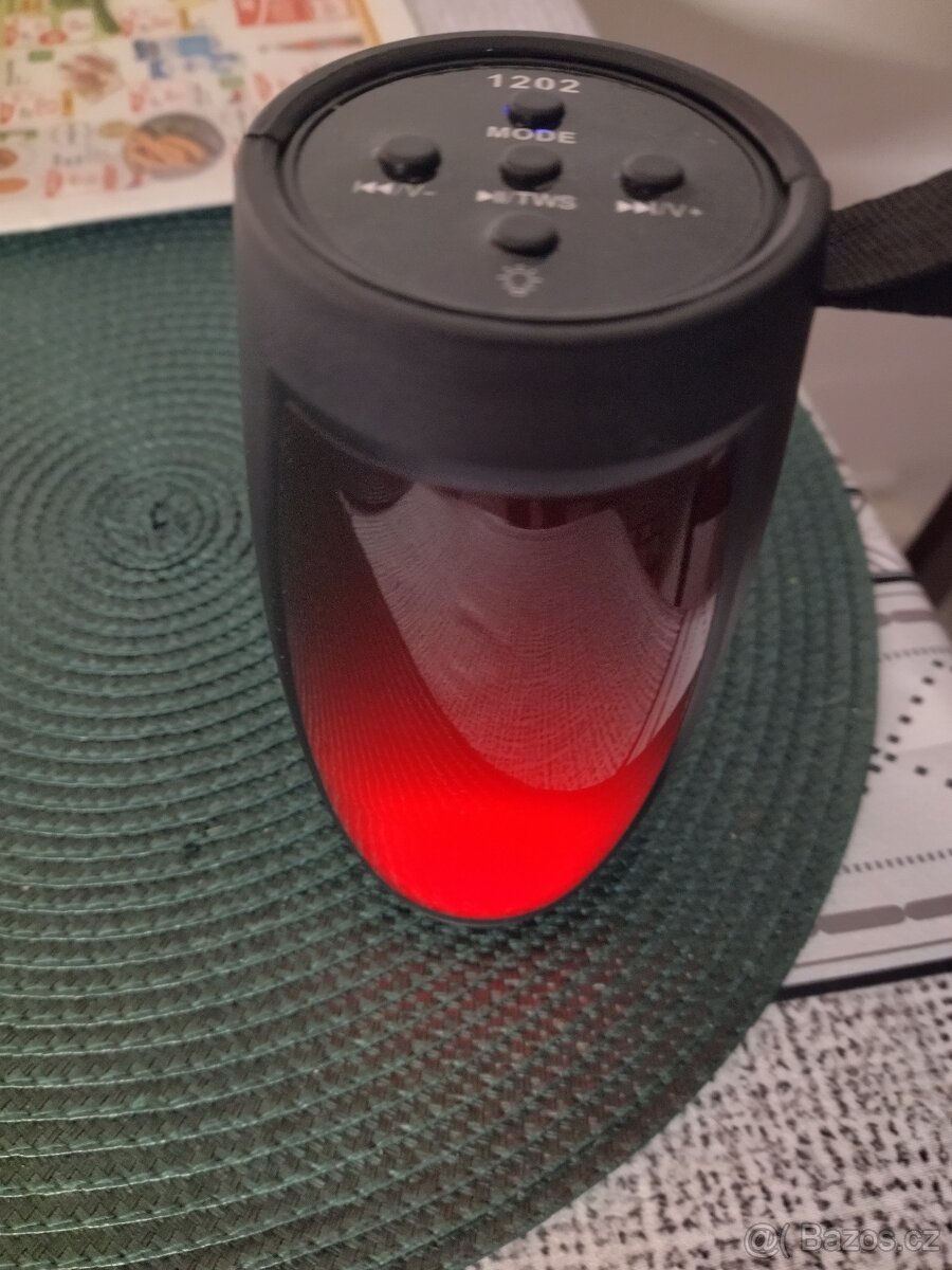 Svítící Bluetooth reproduktor - 3