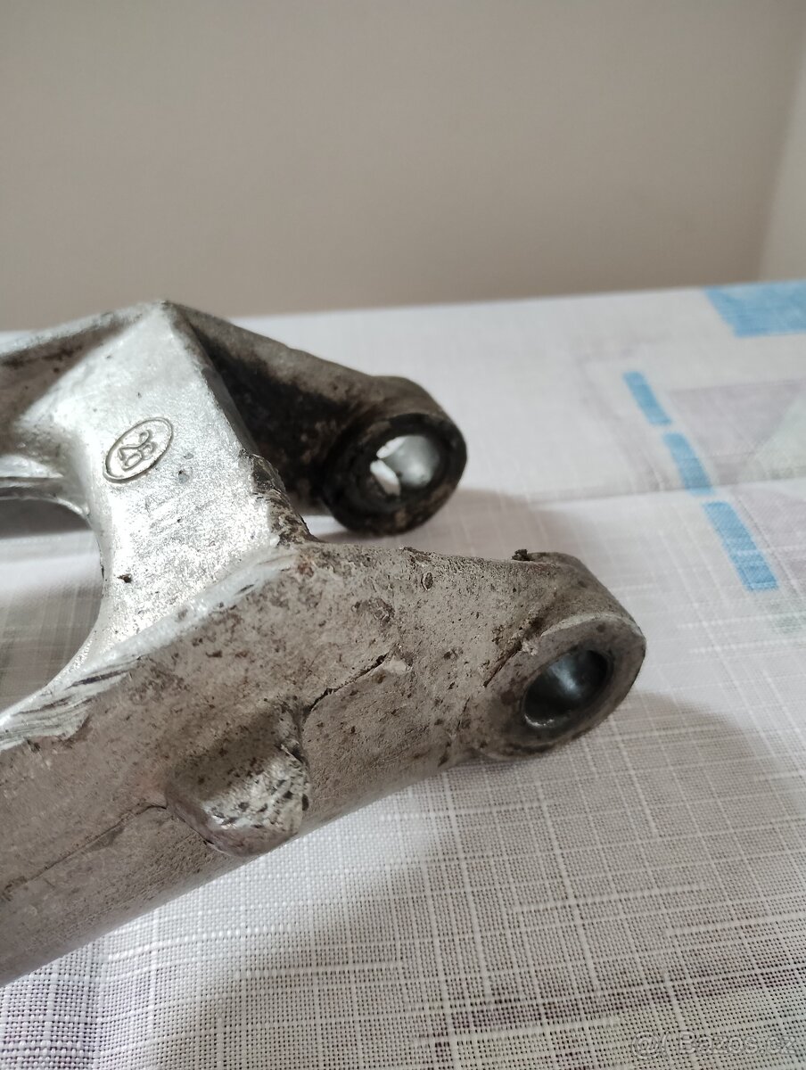 Prodám originální stojan na jawa 250/353 ve výborném stavu - 3