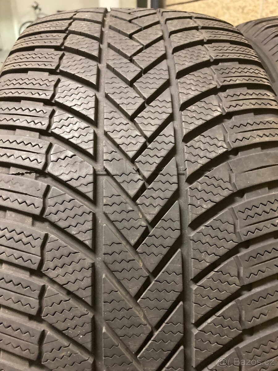 265/45 R20 zimní - 3