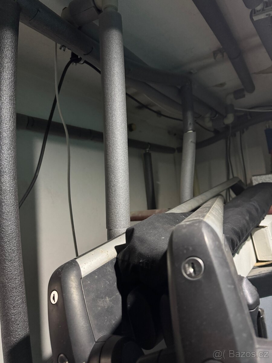 VW Multivan originální příčníky uzamykatelné - 3