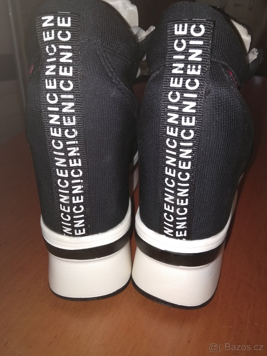 Prodám dívčí/dámské vysoké boty na platformě - 3