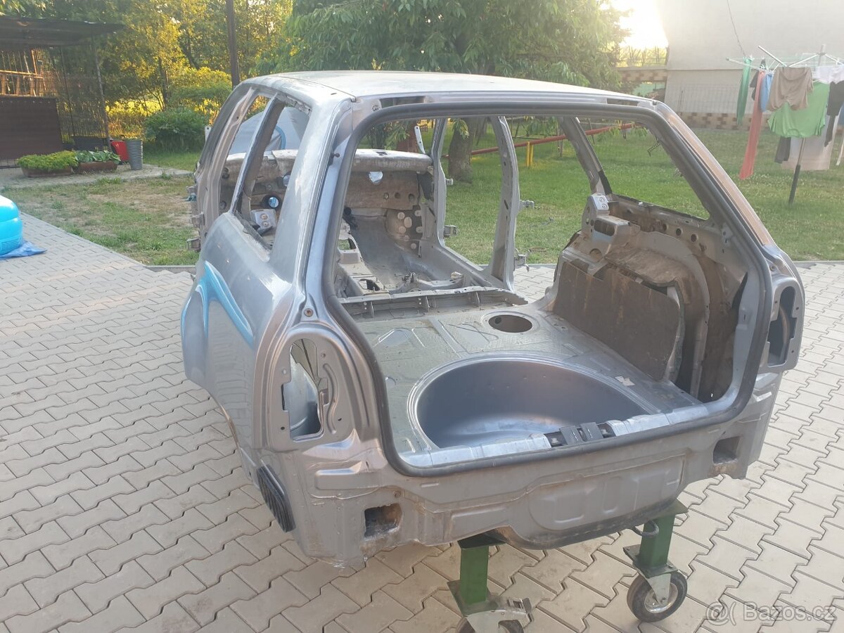 karoserie audi rs4,b5,r.v.2001,bez TP - 3