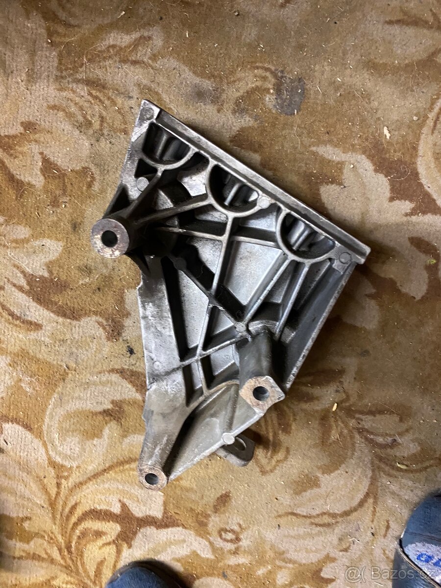 Držák motoru Škoda Fabia 1.9 PD - 3
