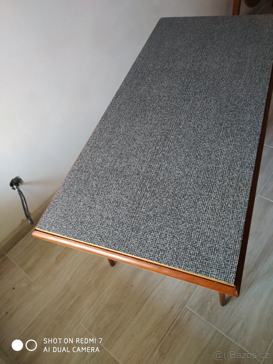 RETRO KONFERENČNÍ STOLEK. - 3