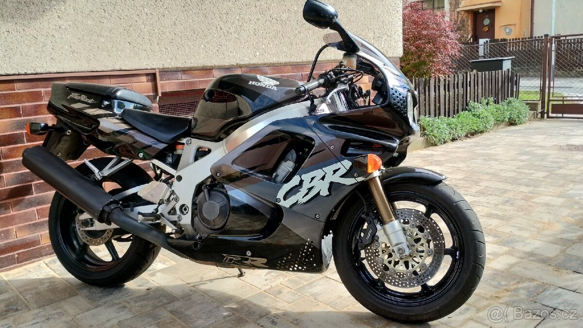 Honda CBR 900RR SC28 - 3