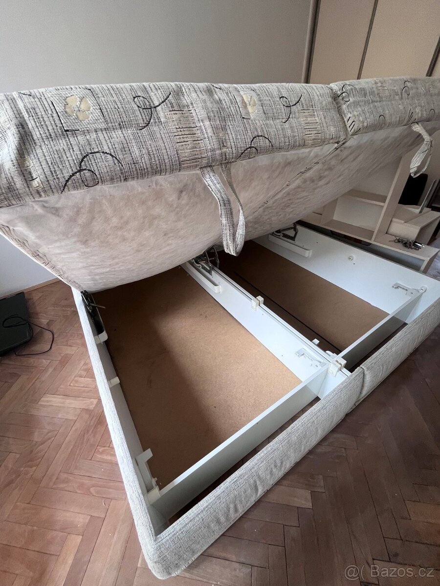 Čalouněná postel s úložným prostorem - 3