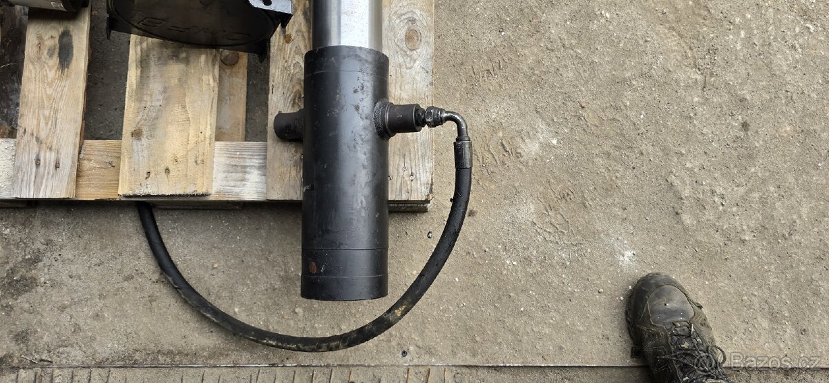 Hydraulika 3 stranný sklápěč. Teleskopický válec. - 3
