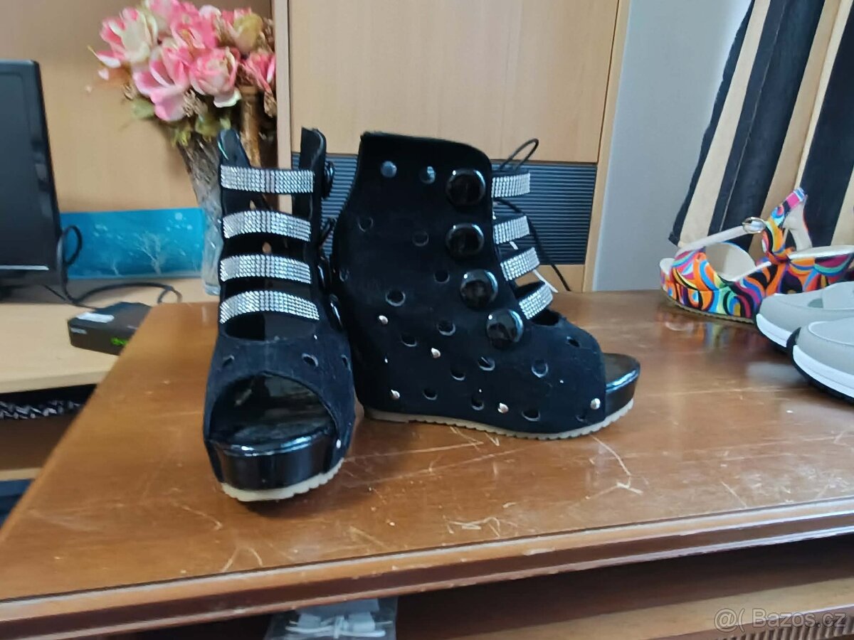 Prodám luxusní dámské boty - 3