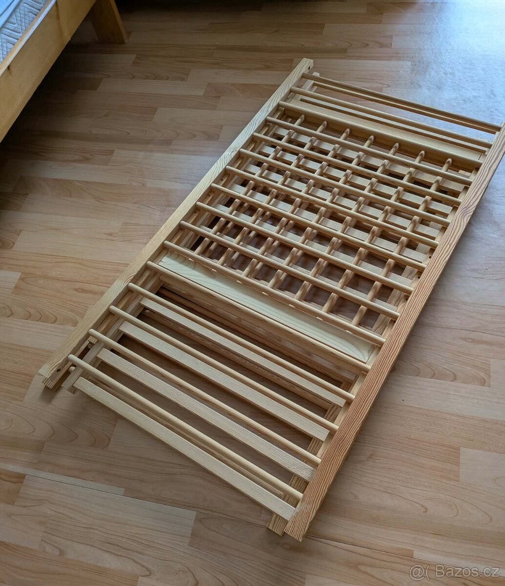 Dětská dřevěná postýlka s matrací - 3
