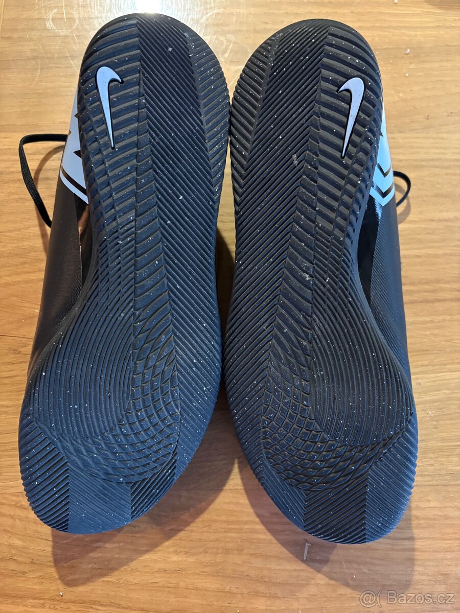 Sálovky NIKE - 3