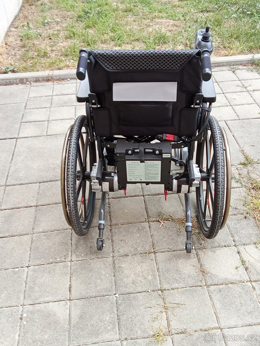 Invalidní elektrický vozík - 3