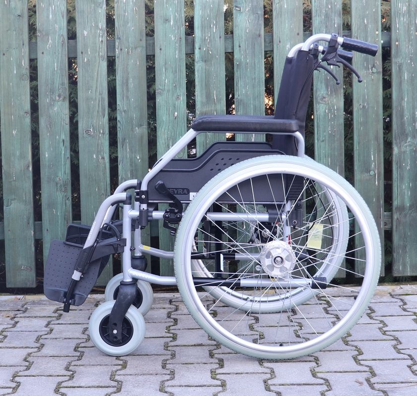 041-Mechanický invalidní vozík Meyra. - 3