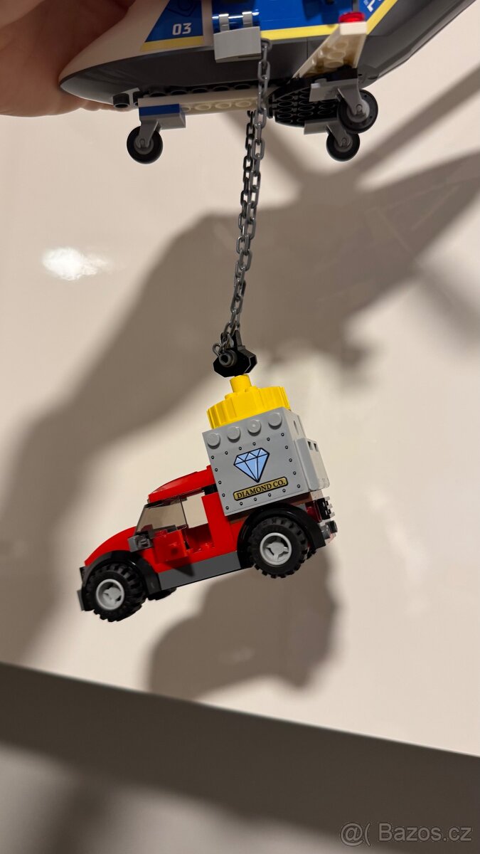 LEGO City 60243 Pronásledování s policejní helikoptérou - 3