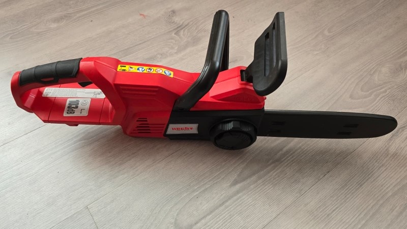 Akumulátorová řetězová pila HECHT 9920 - 3