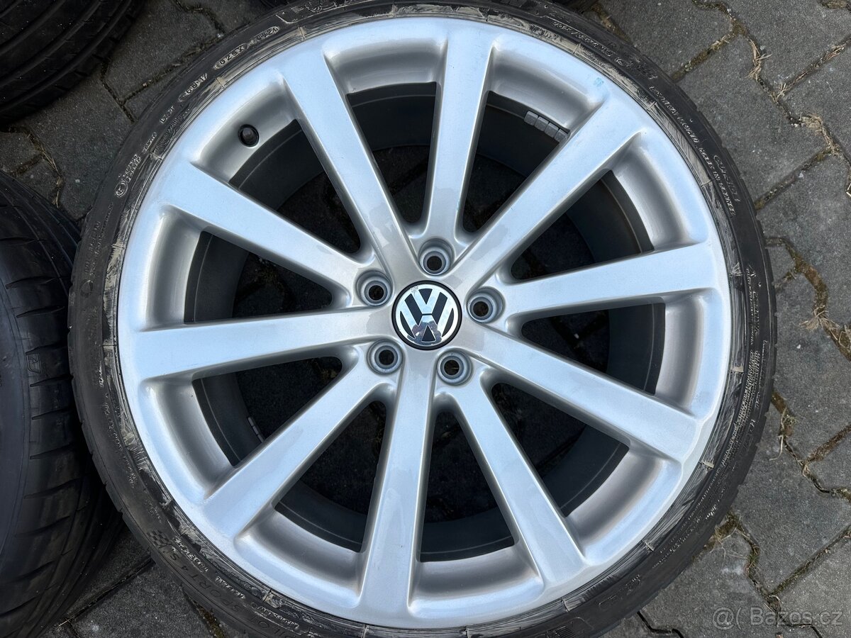 VW OMANYT ORIGINÁL ALU - 235/35 R19 - 3