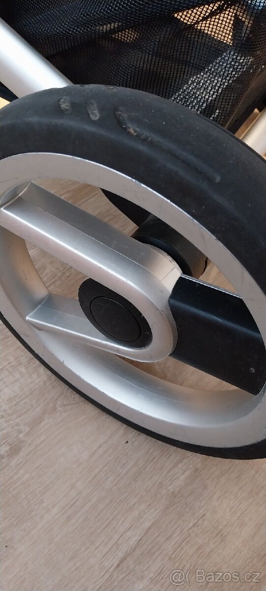 Kočárek Mutsy. 4.8kg - 3