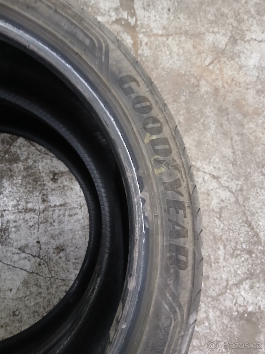 235/45/20 letni pneu - 3