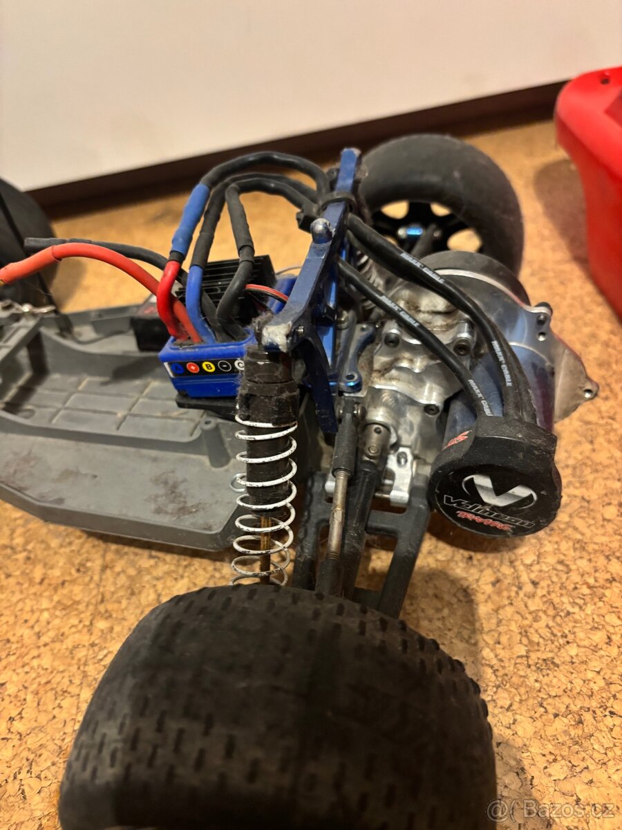 Traxxas Rustler VXL - 3