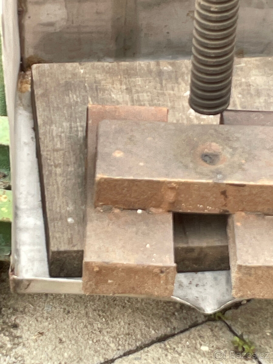 mechanický lis na ovoce - 3