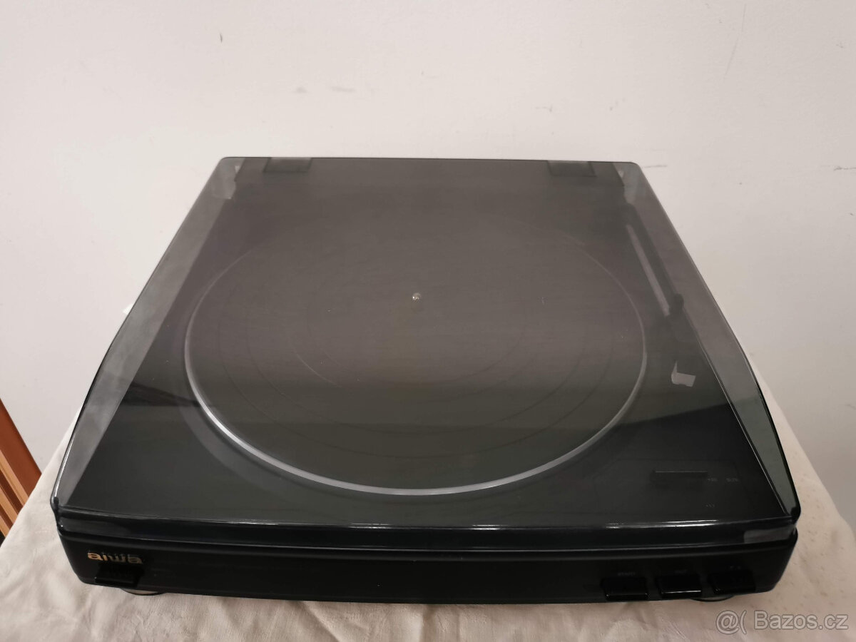 Gramofon Aiwa - 3