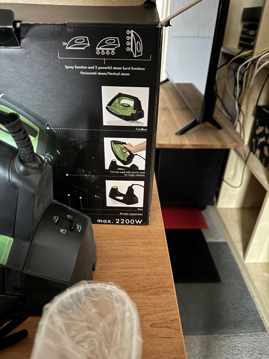 napařovací žehlička se základnou - 3