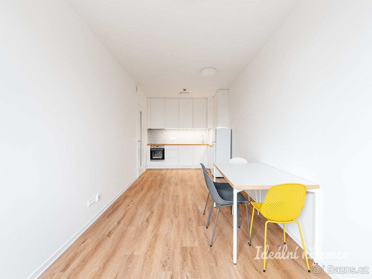 Pronájem bytu 2+kk, Na Větrníku, Břevnov, 22000 Kč/měs, 55 m - 3