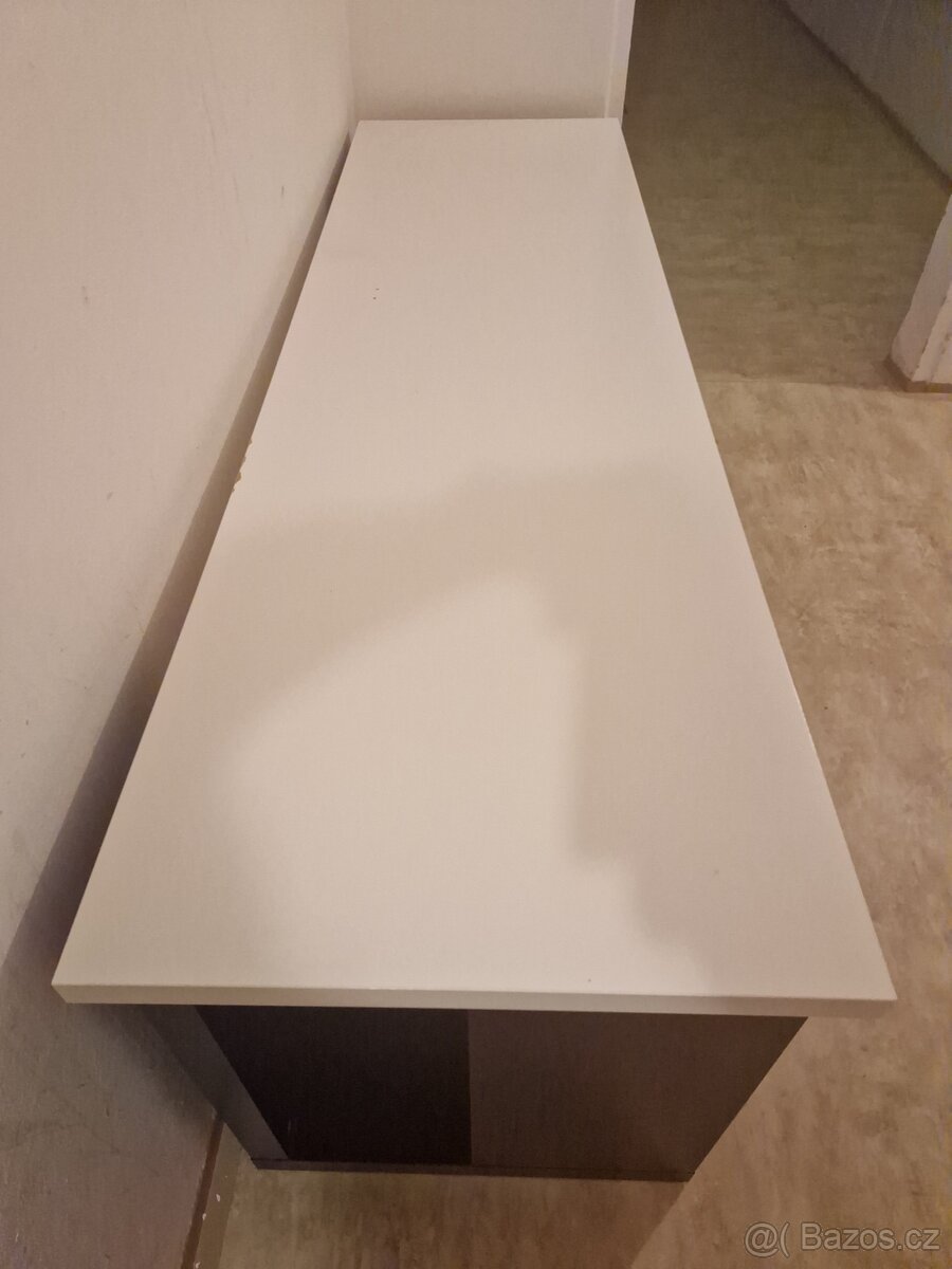 Pracovní stůl - 3