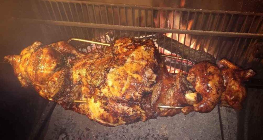 Prodám nebo půjčím gril na sele, kýtu, kuřata za 800,- den - 3