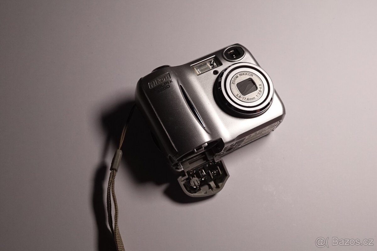 Nikon Coolpix 3200 - 3