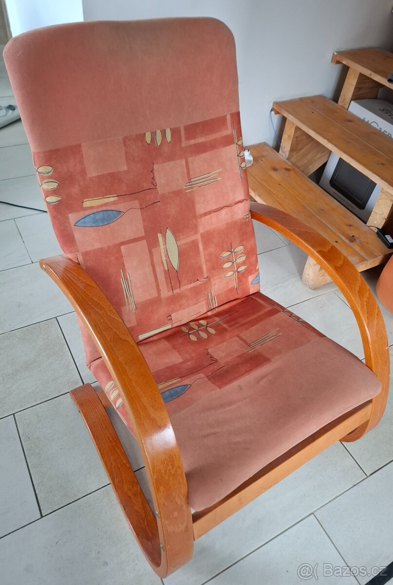 rozklaci gauc a 2 křesla - 3