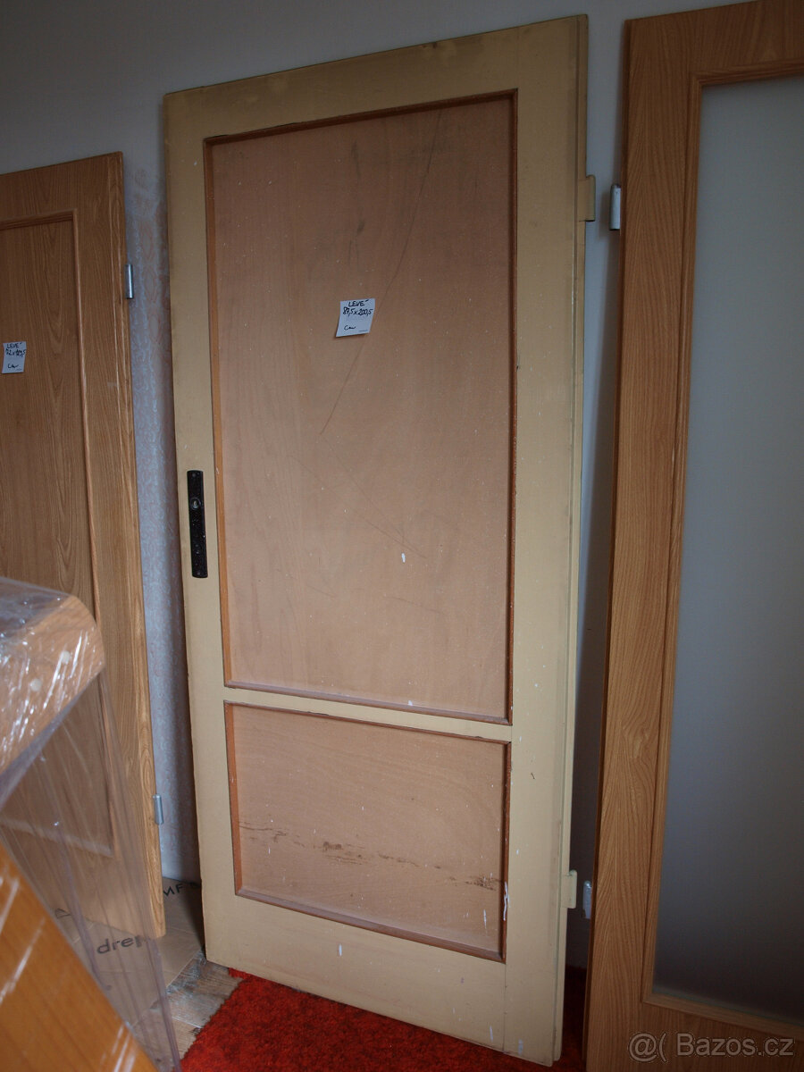 dveře - dva panty - 3