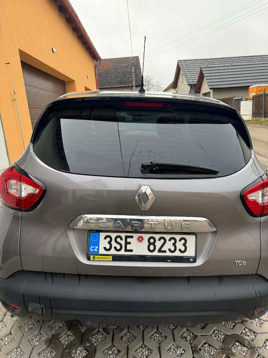 Renault Captur Hatchback 0,9 66kW 2015 naj.:114000 - 3