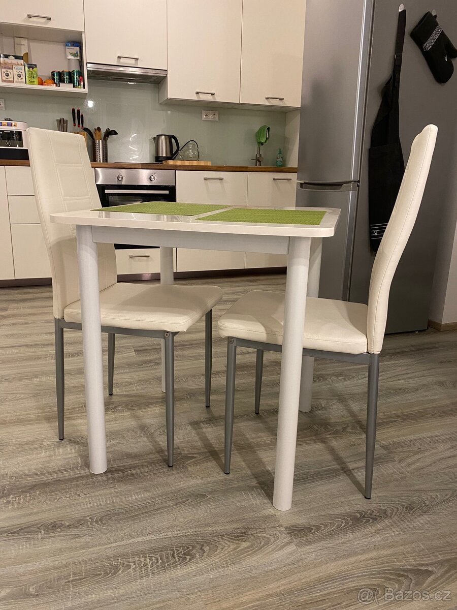 PRODÁM KUCHYŇSKÝ STŮL + 2 ŽIDLE - 3