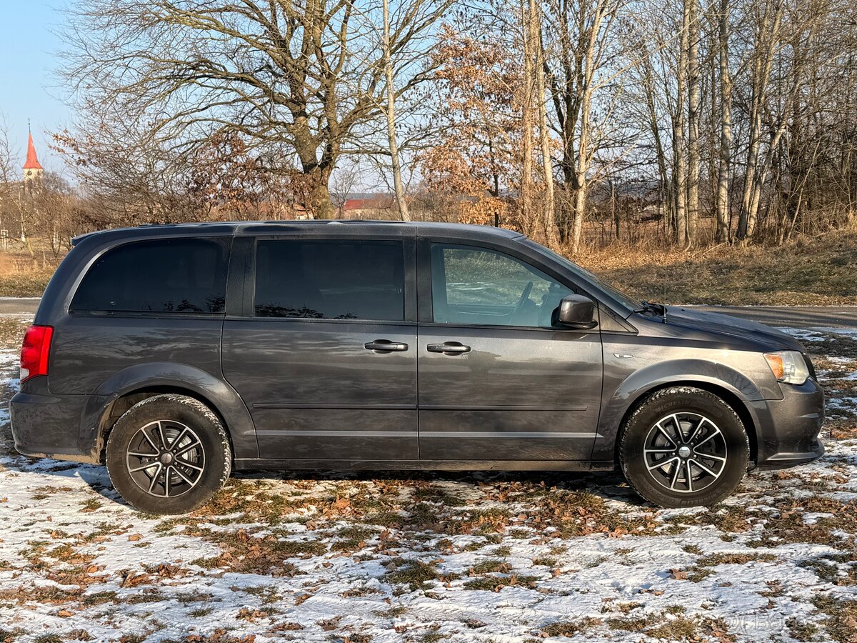 Dodge Grand Caravan - 3
