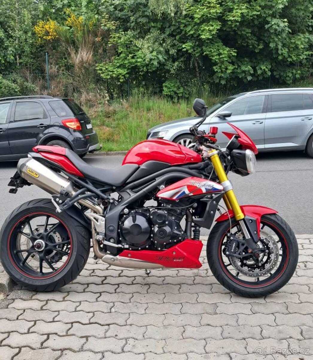 Triumph Spedtriple 1040 - 3