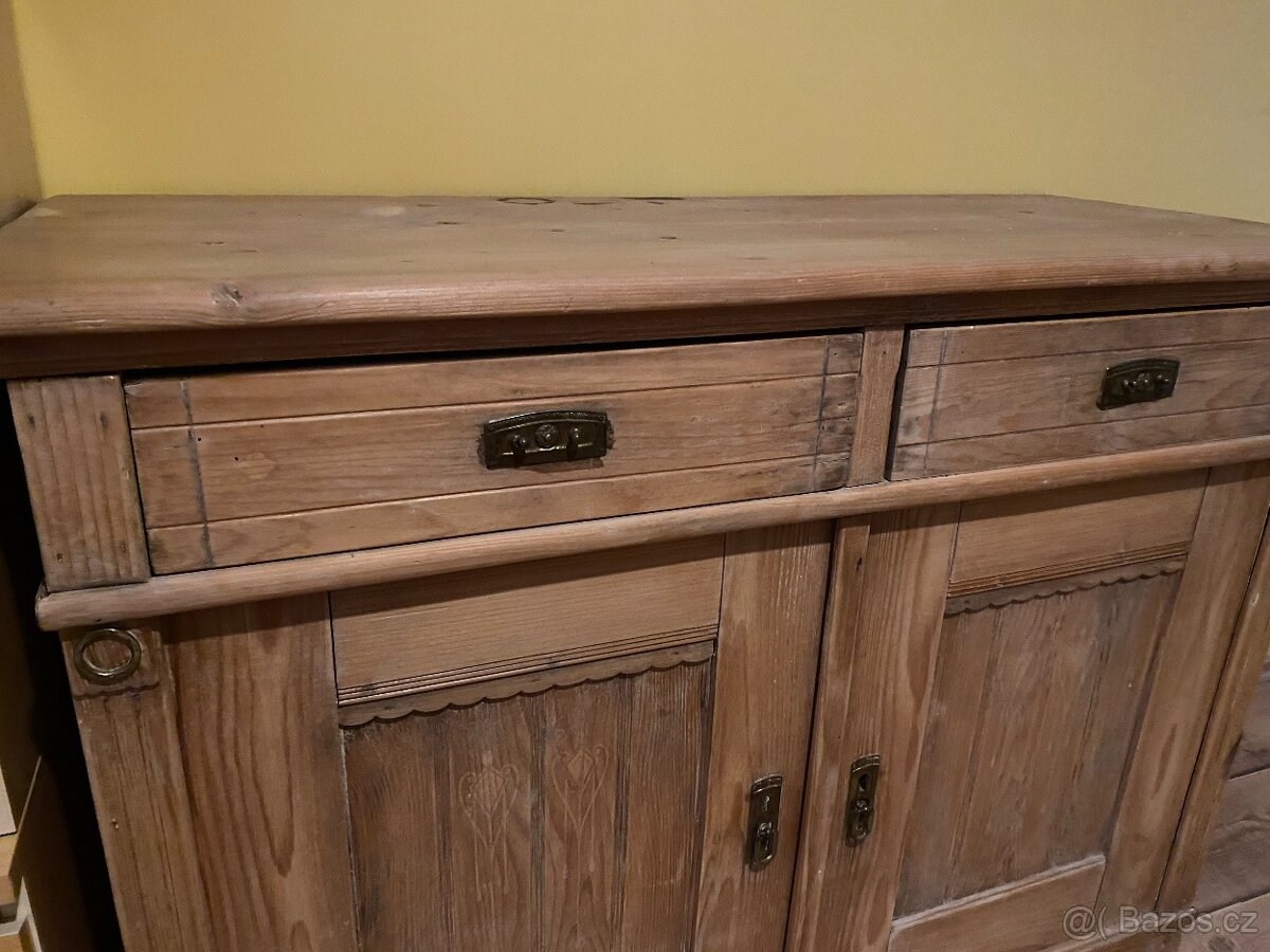 Komoda - 3