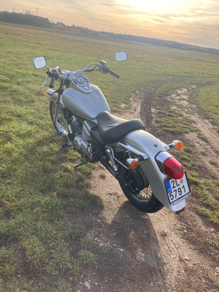 Honda shadow VT 125 C - 3