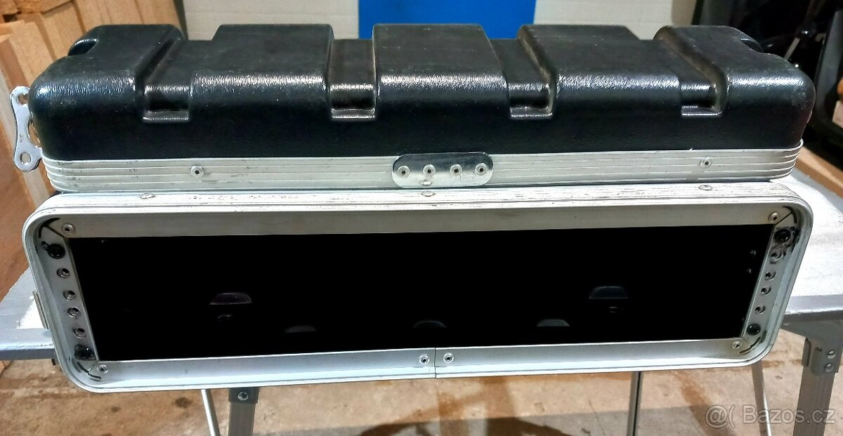Accu-Case 2U plastový rack - 3
