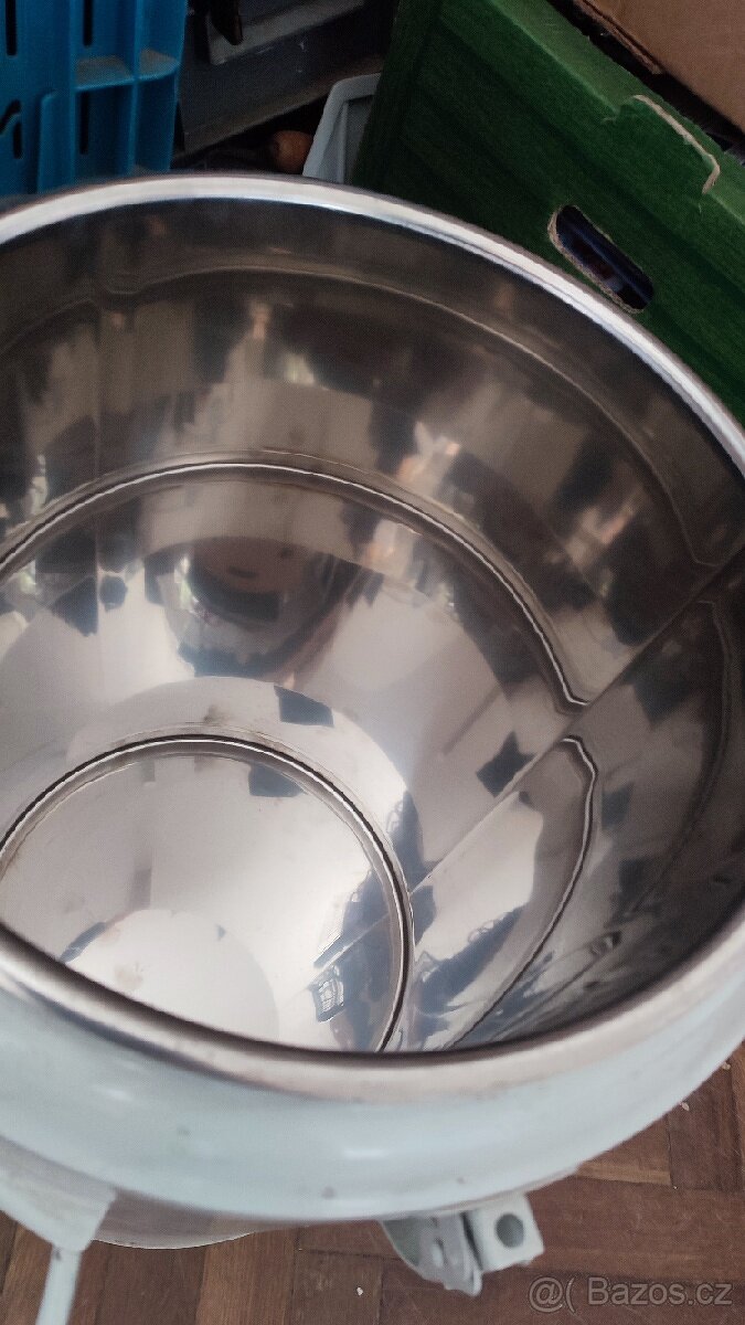 prodám velko várnice, 40 L , přepravní box na jídlo , - 3