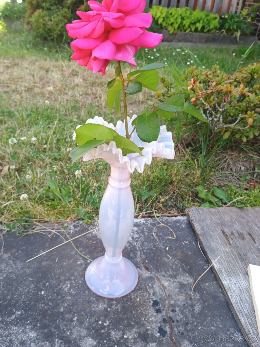 Kovaný svícen,opálová váza,plastiky - 3